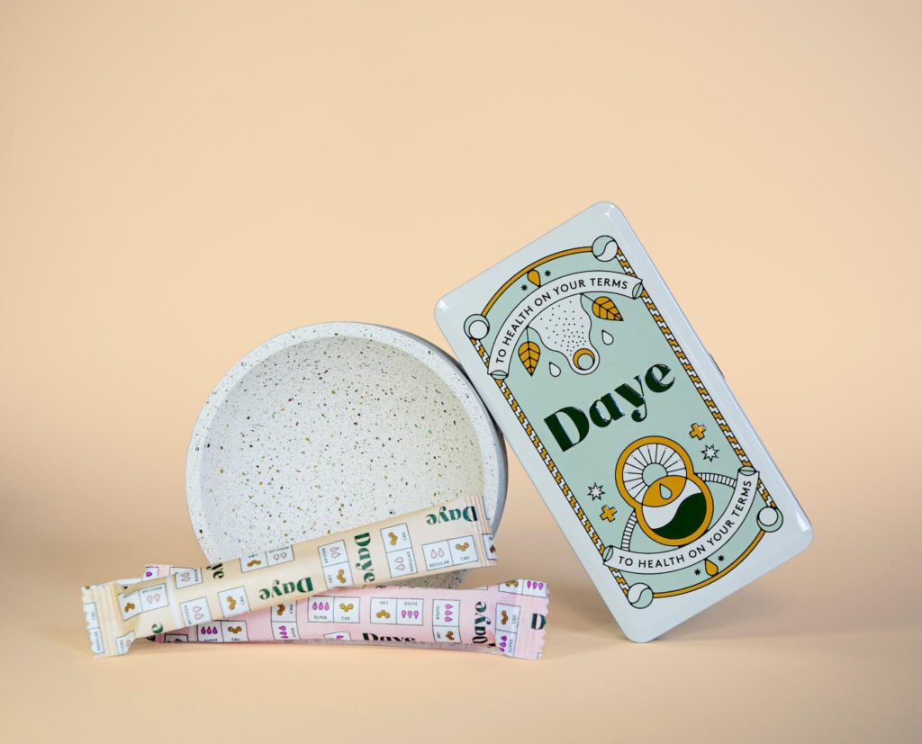 Daye's standard and CBD-infused tampons for period care
